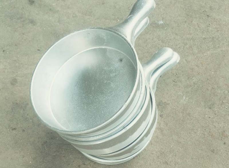 哈尔滨铝制小奶锅平底锅